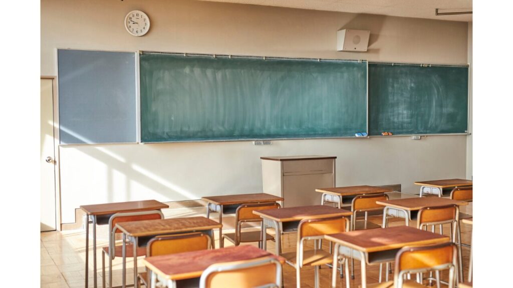 子育ては誰の役割?家庭と学校の責任分担をわかりやすく解説の「学校が担うのは学びと社会性」の画像